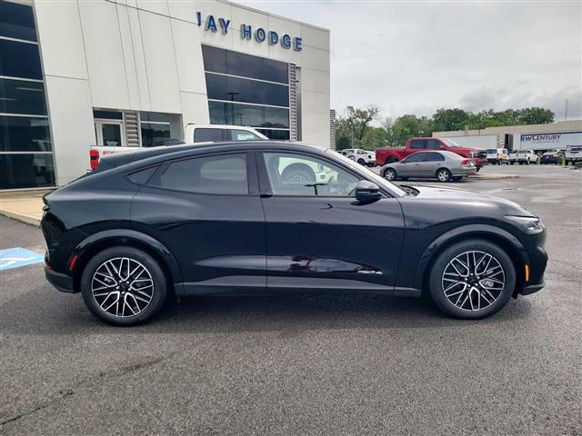 2025 Ford Mustang Mach-E
