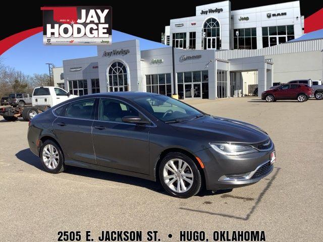 2016 Chrysler 200 Limited's photo