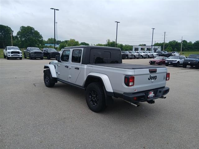 2023 Jeep Gladiator