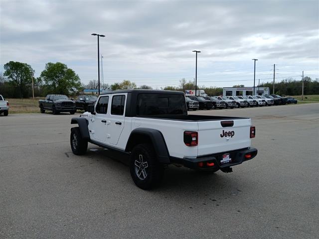 2025 Jeep Gladiator