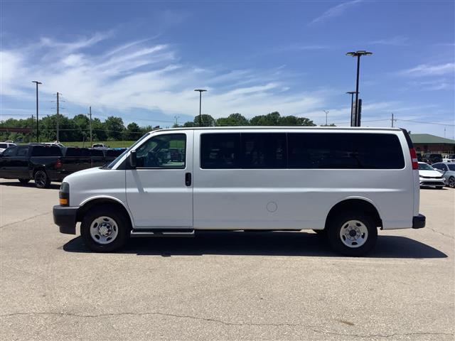 2022 Chevrolet Express Passenger