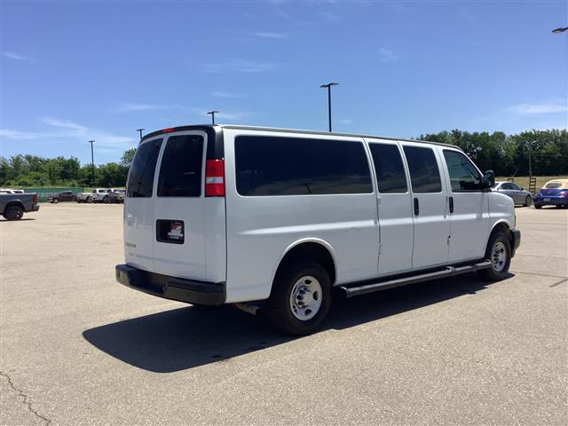 2022 Chevrolet Express Passenger