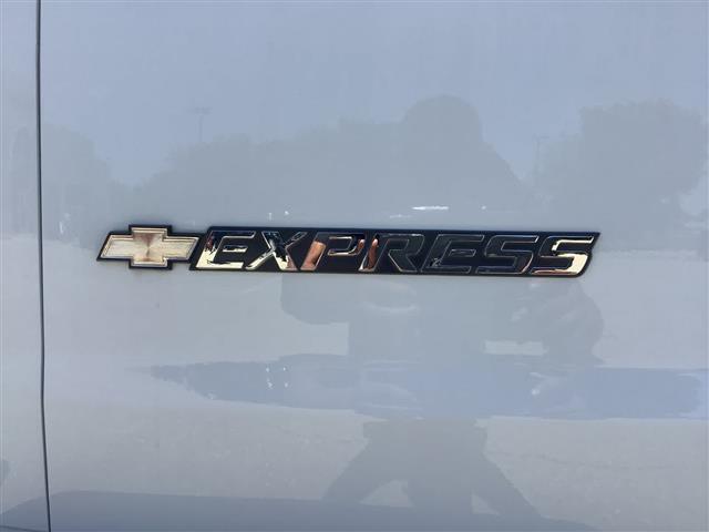 2022 Chevrolet Express Passenger