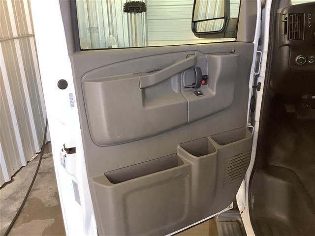 2022 Chevrolet Express Passenger