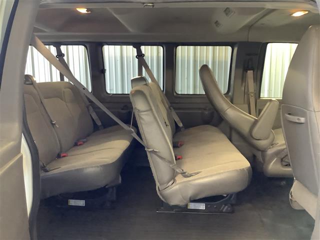 2022 Chevrolet Express Passenger