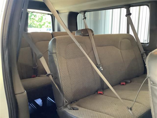 2022 Chevrolet Express Passenger
