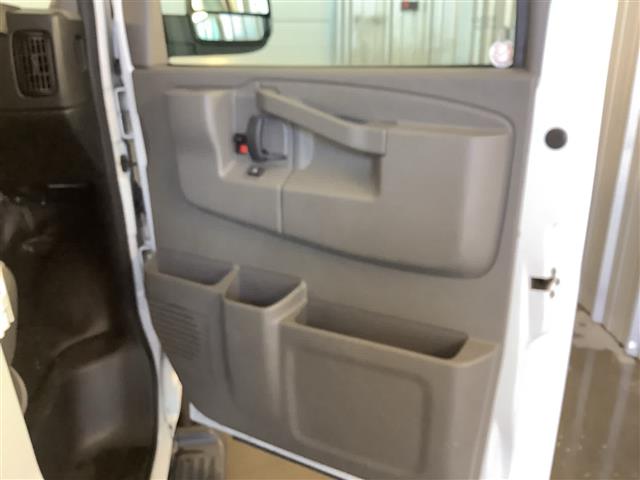 2022 Chevrolet Express Passenger