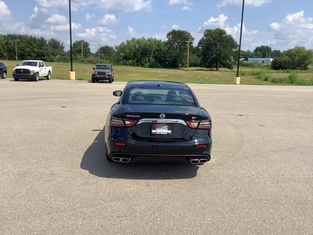 2021 Nissan Maxima