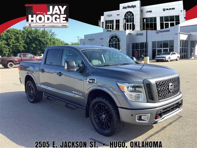 2017 Nissan Titan