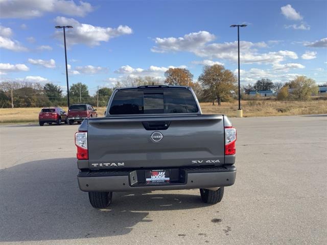 2024 Nissan Titan