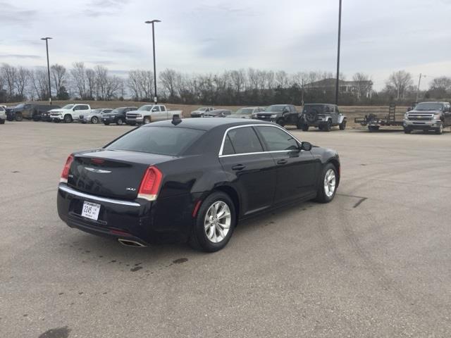 2019 Chrysler 300