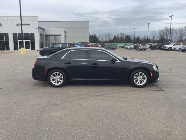 2019 Chrysler 300