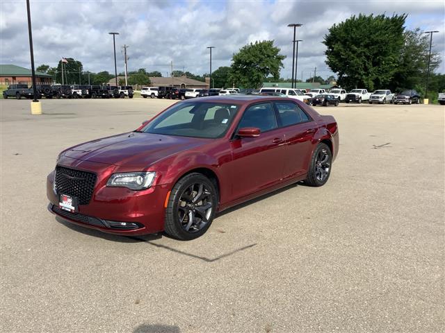 2023 Chrysler 300