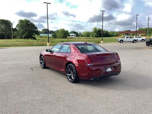 2023 Chrysler 300