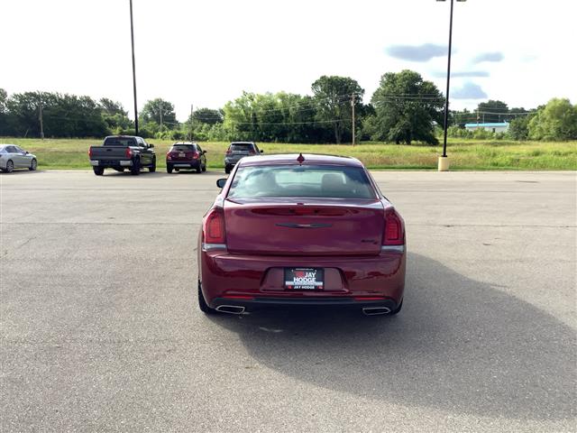 2023 Chrysler 300