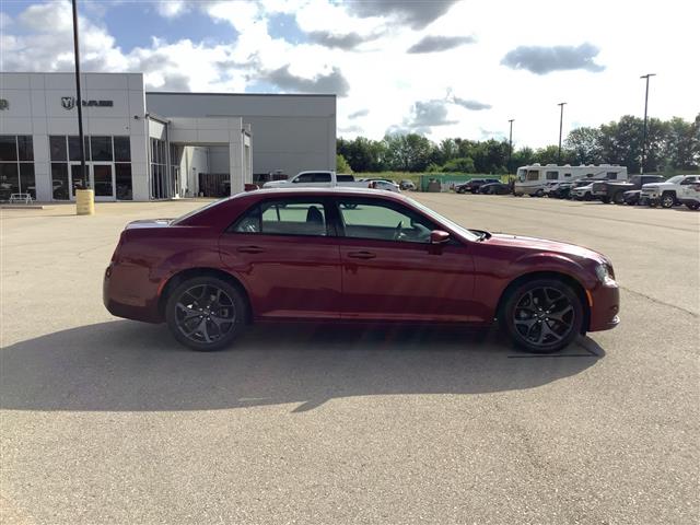 2023 Chrysler 300