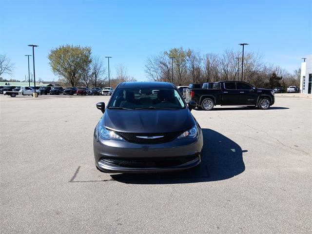 2023 Chrysler Voyager