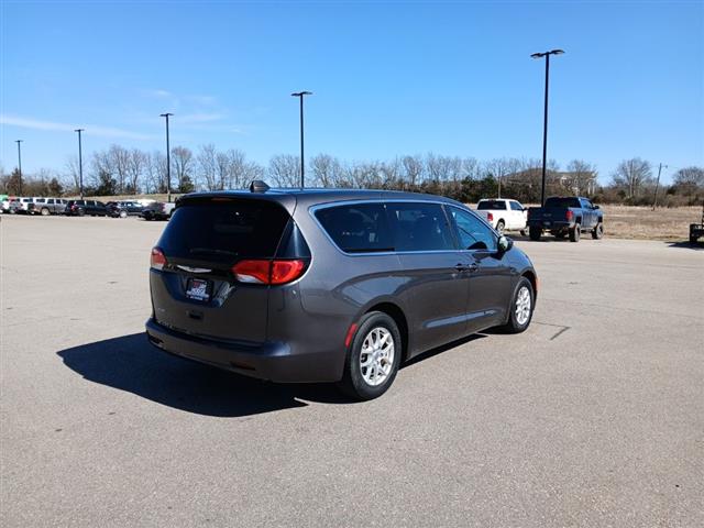 2023 Chrysler Voyager