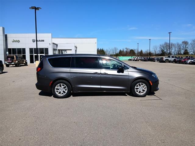 2023 Chrysler Voyager