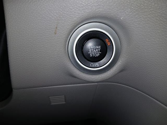 2023 Chrysler Voyager