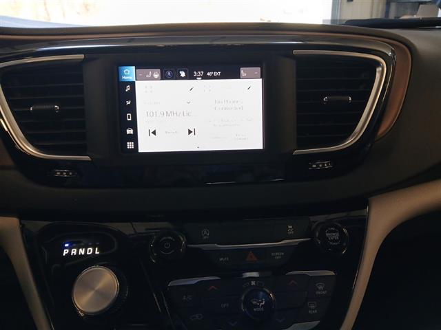 2023 Chrysler Voyager