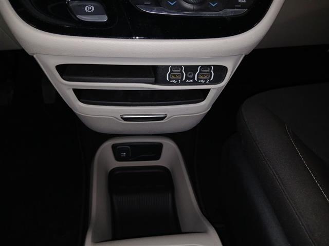 2023 Chrysler Voyager