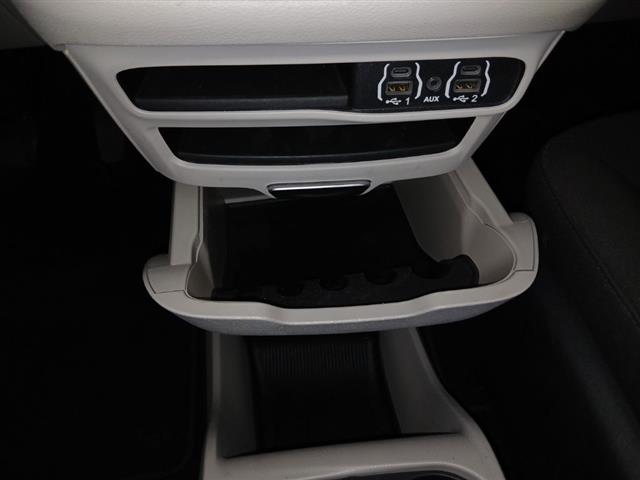 2023 Chrysler Voyager