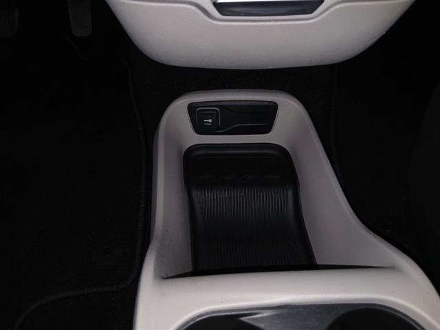 2023 Chrysler Voyager