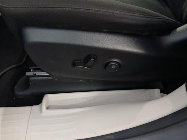 2023 Chrysler Voyager