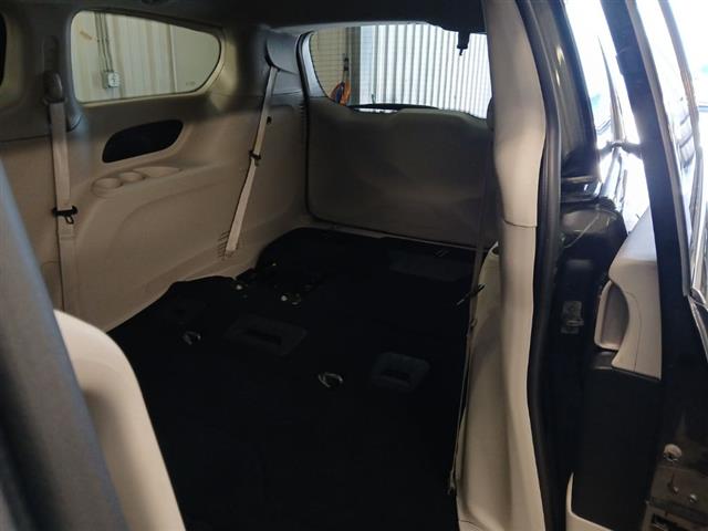 2023 Chrysler Voyager