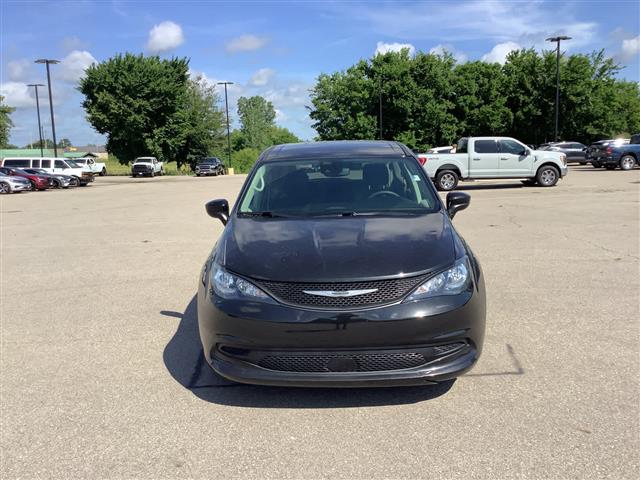 2023 Chrysler Voyager