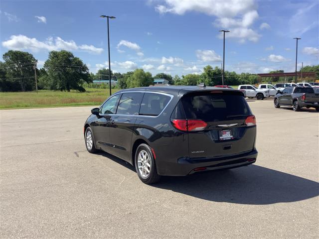 2023 Chrysler Voyager