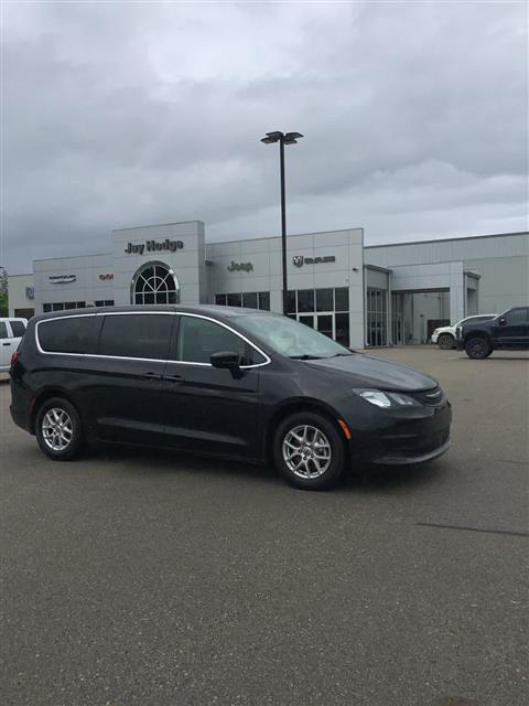 2023 Chrysler Voyager