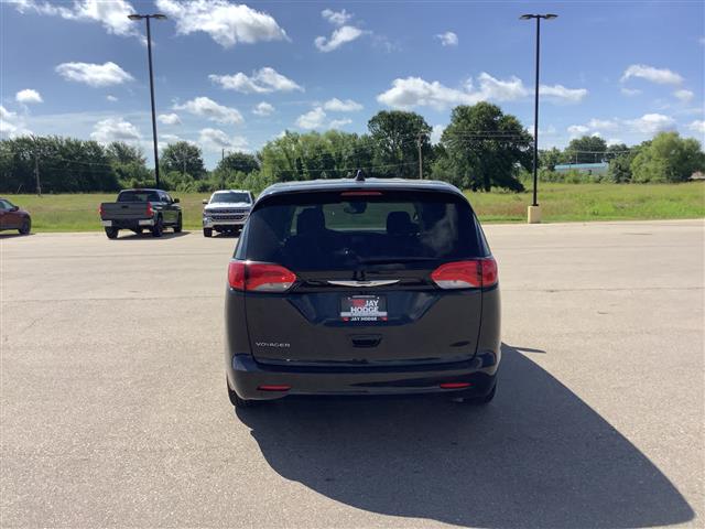 2023 Chrysler Voyager