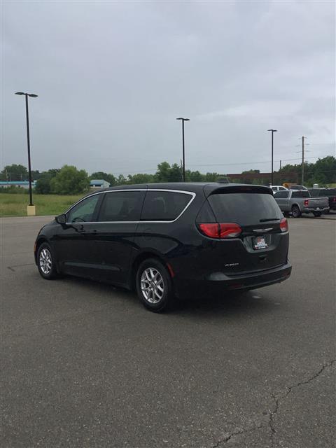 2023 Chrysler Voyager