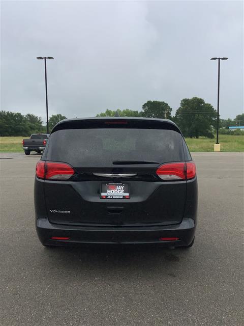 2023 Chrysler Voyager