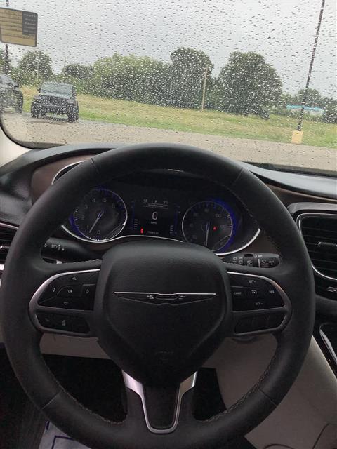 2023 Chrysler Voyager