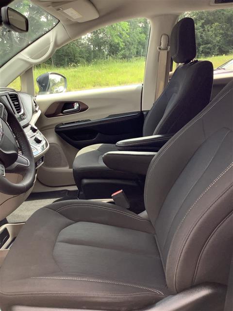 2023 Chrysler Voyager