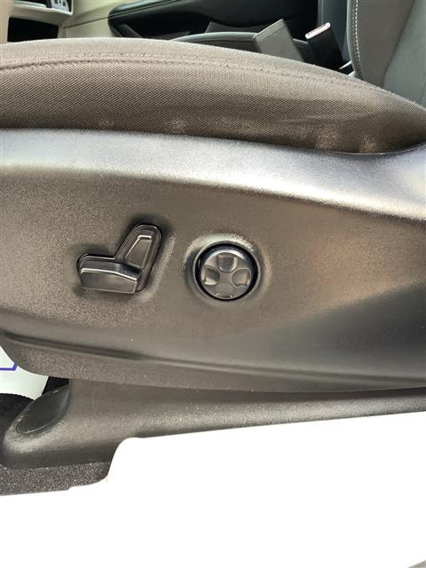 2023 Chrysler Voyager