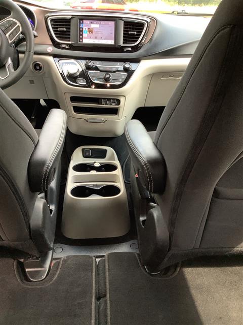 2023 Chrysler Voyager