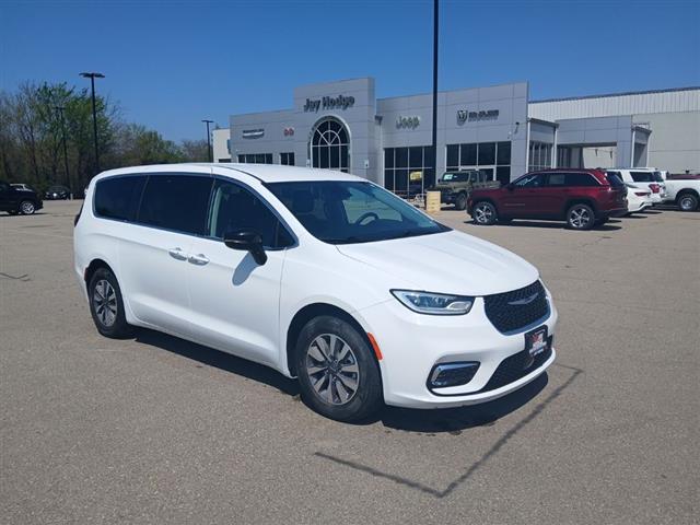 2024 Chrysler Pacifica