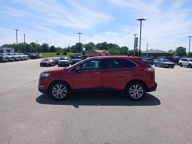 2022 Ford Edge