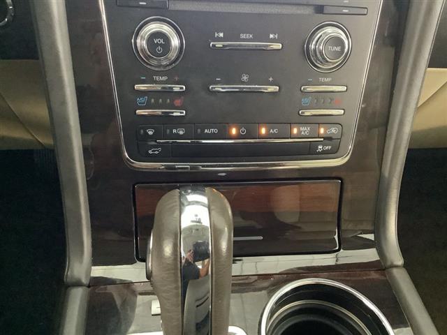 2017 LINCOLN Navigator