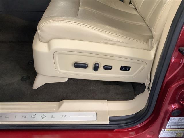 2017 LINCOLN Navigator