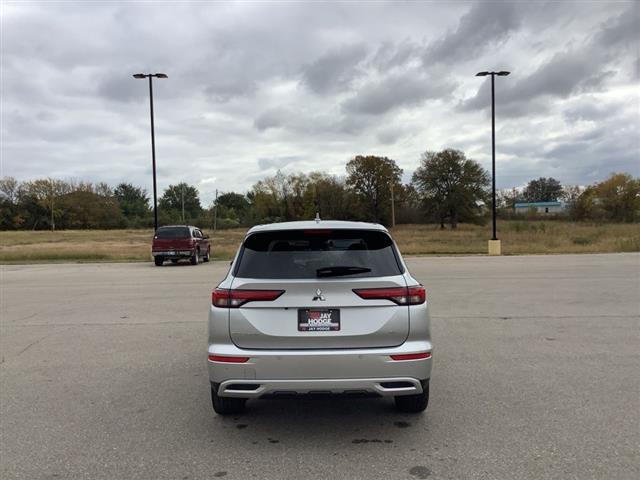 2024 Mitsubishi Outlander