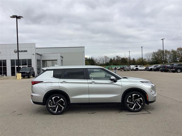 2024 Mitsubishi Outlander