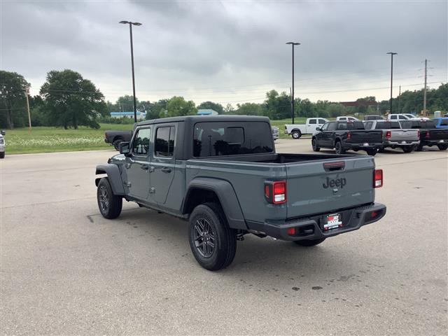 2025 Jeep Gladiator