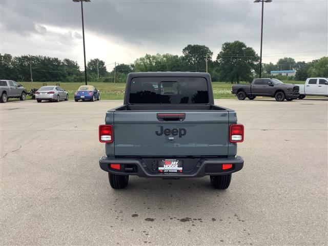 2025 Jeep Gladiator