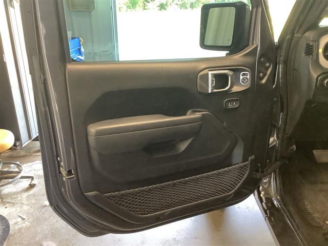 2025 Jeep Gladiator