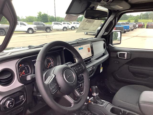 2025 Jeep Gladiator